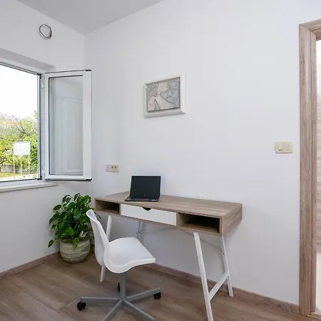 Apartment Marina Orebic