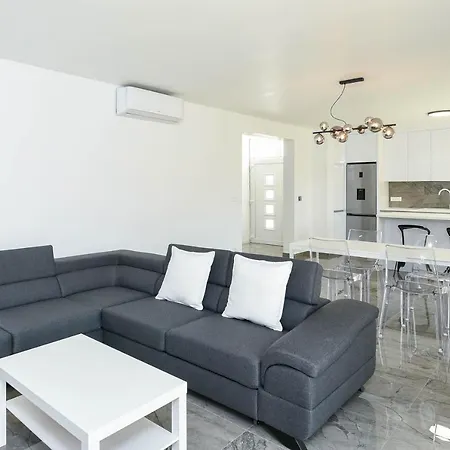 Apartment Marina *