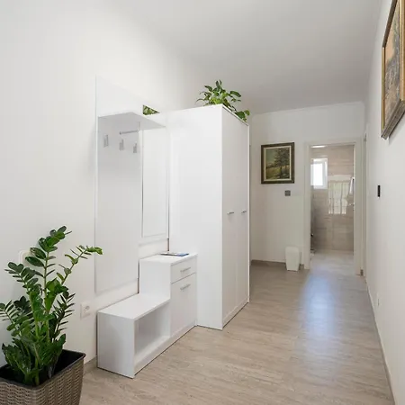 Marina Apartment Orebic